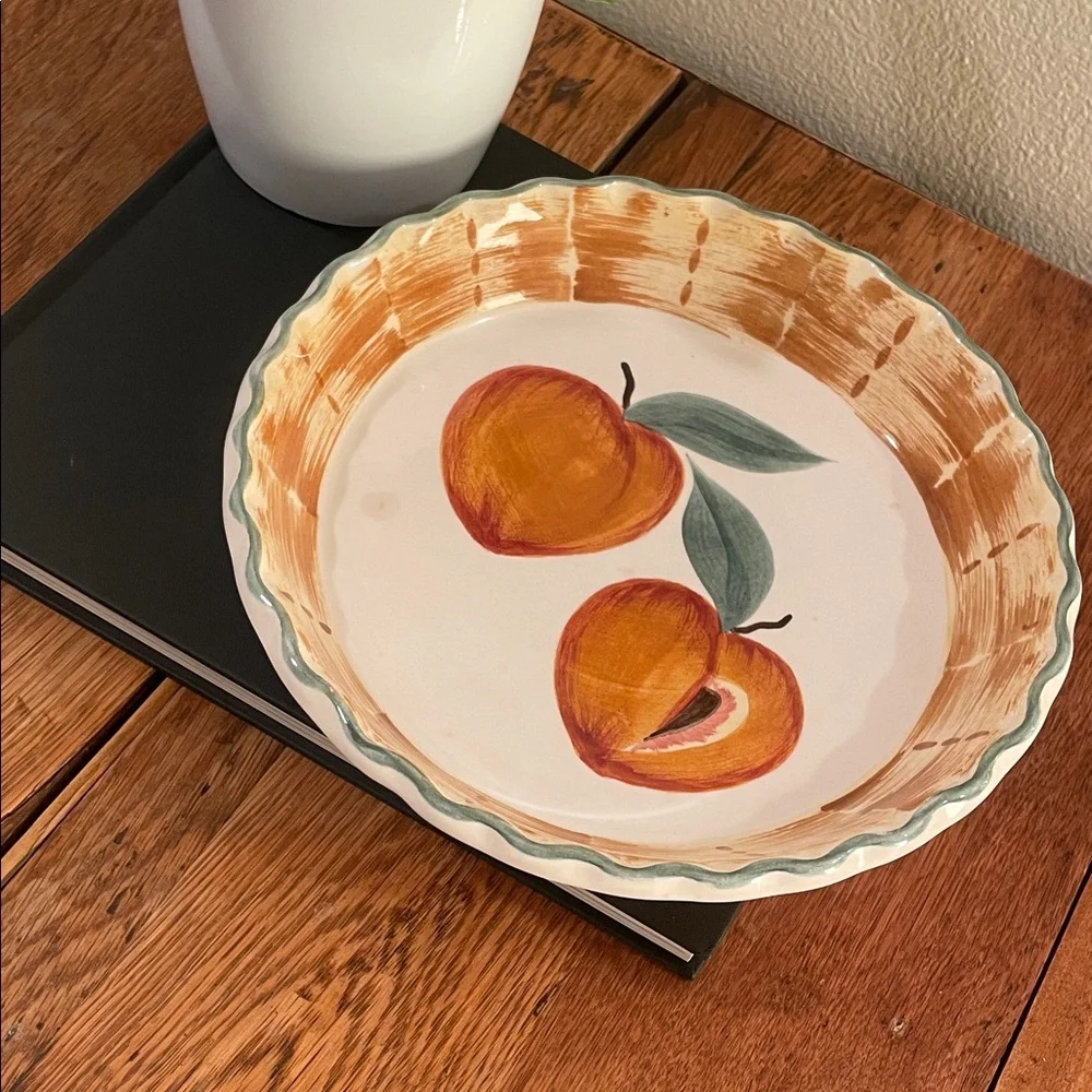 Laurie Gates Peaches Hand-Painted Pie Plate – Los Angeles Pottery